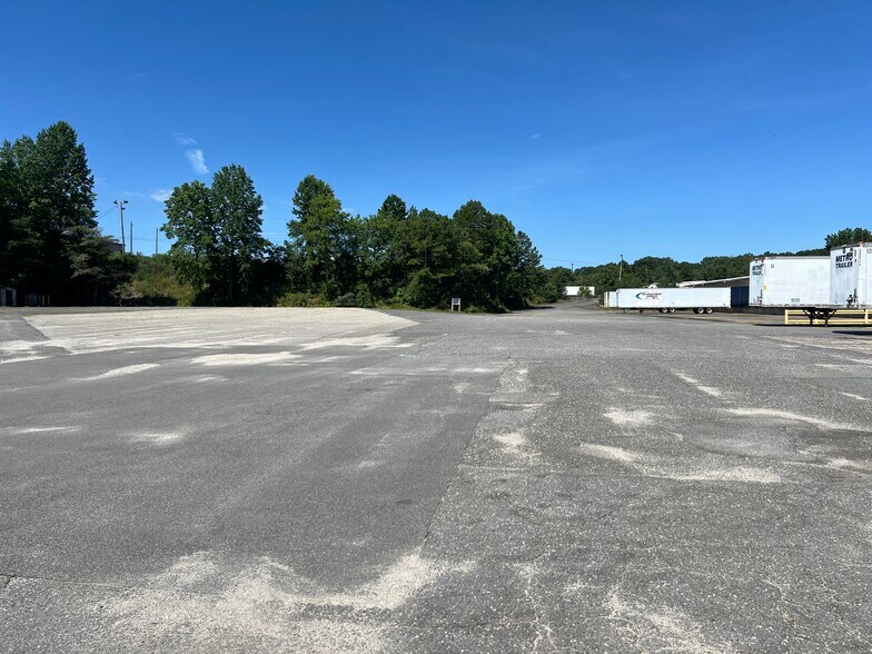 More Photos Of 1201 E Church St, Cherryville Warehouse For Lease