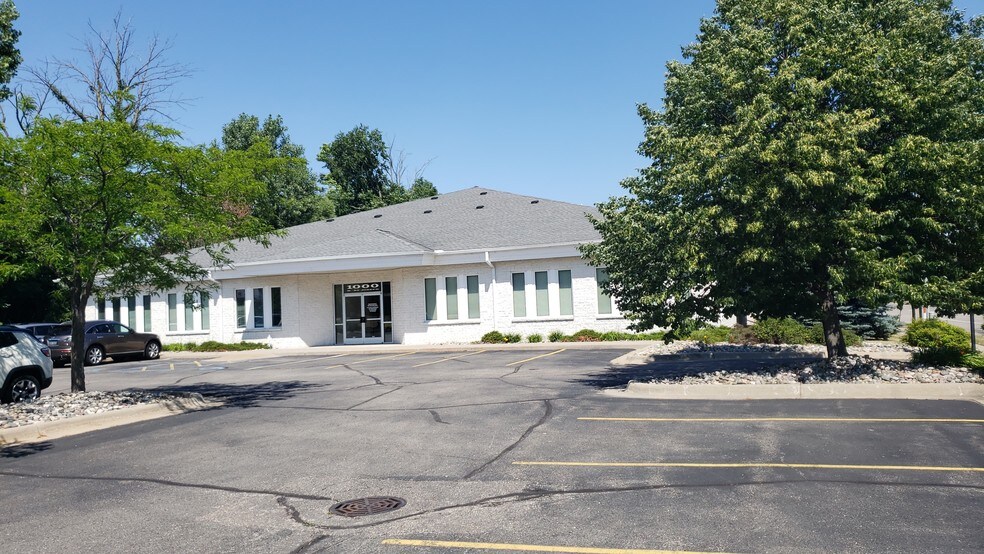 More Photos Of 1000 W Saint Joseph St, Lansing Medical For Lease