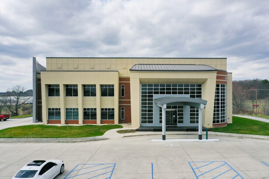 Primary Photo Of 200 City Hill Dr, London Medical For Lease