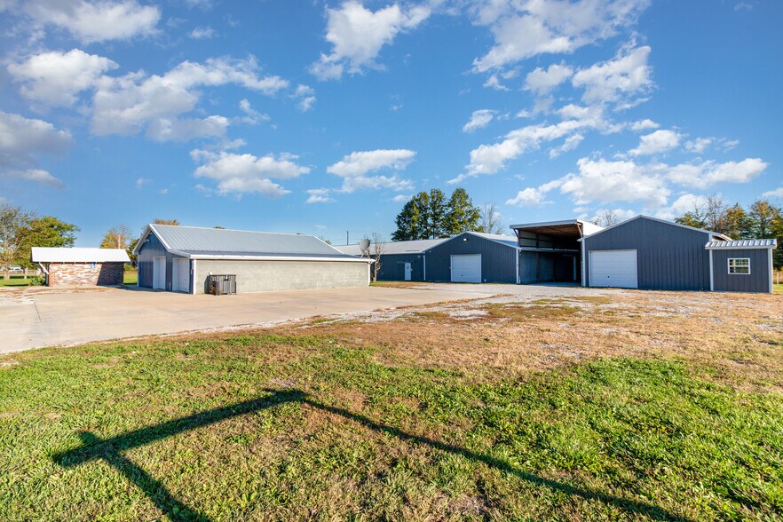 More Photos Of 8285 Tri County Hwy, Sardinia Flex For Sale