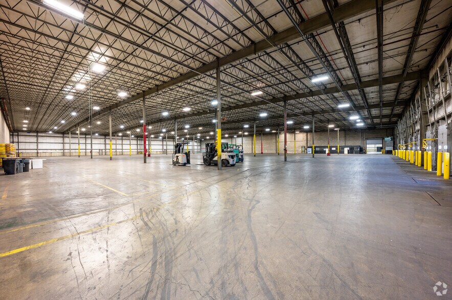 More Photos Of 2580 S 30th St, Lafayette Warehouse For Sale