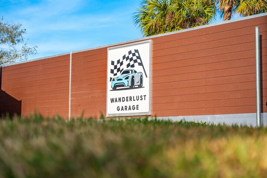 More Photos Of 1301 Morningside Dr, Melbourne Warehouse For Sale