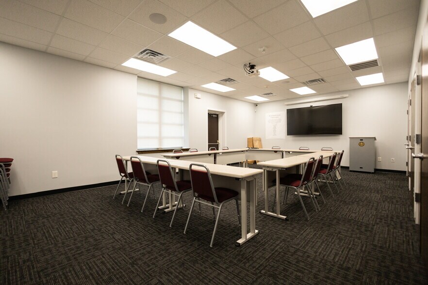 More Photos Of 190 Tenby Chase Dr, Delran Office For Lease