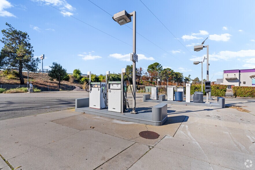 More Photos Of 2470 Balls Ferry Rd, Anderson Service Station For Sale