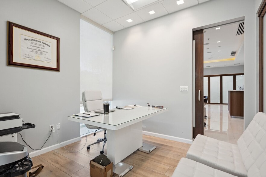 More Photos Of 11189 Sorrento Valley Rd, San Diego Research And Development For Sale