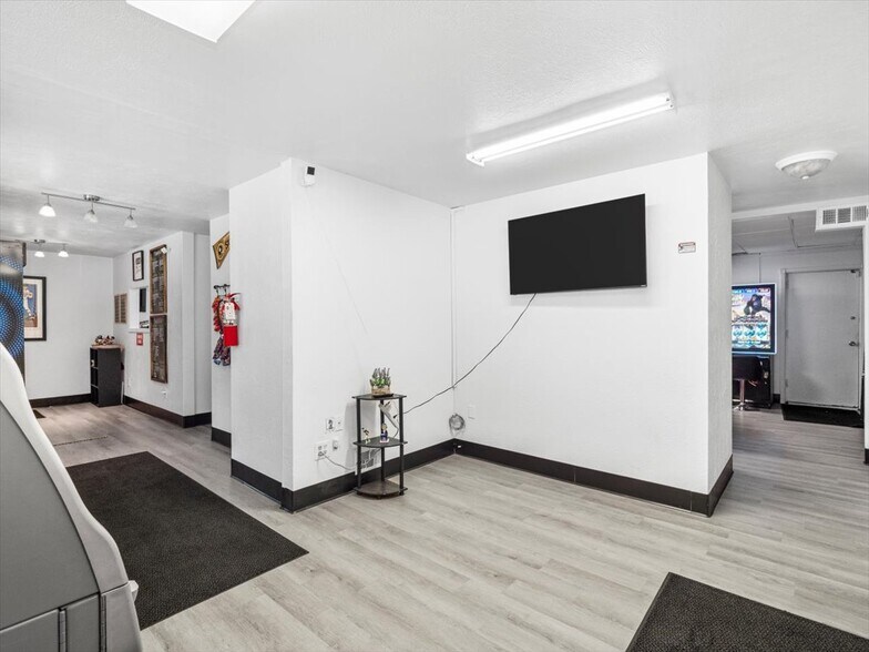 More Photos Of 584 Brown Ave, Turtle Creek Office For Sale