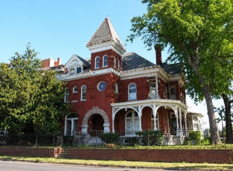 Primary Photo Of 756 Jefferson Ave, Memphis Office For Sale