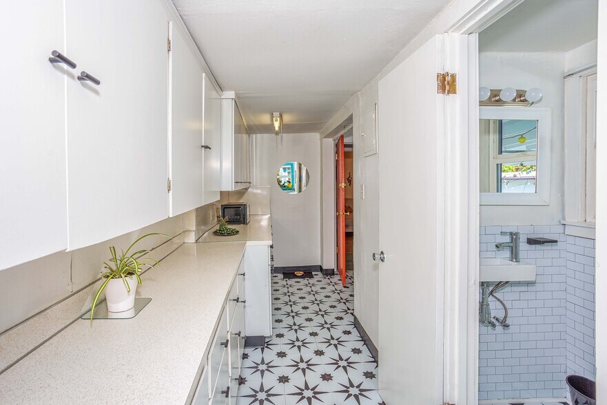 More Photos Of 6063 NE Glisan St, Portland Storefront Retail Residential For Sale