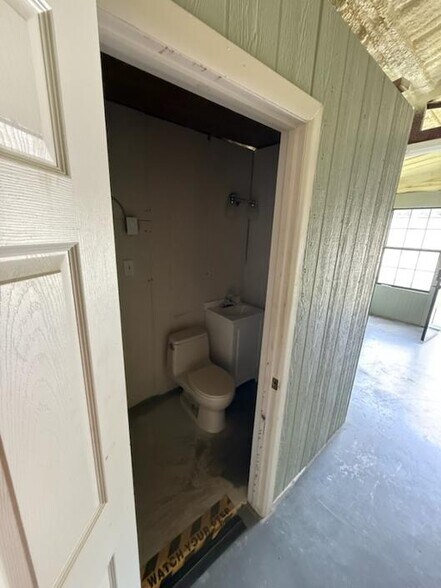 More Photos Of 1011 US 70 Hwy, Wilson Freestanding For Sale
