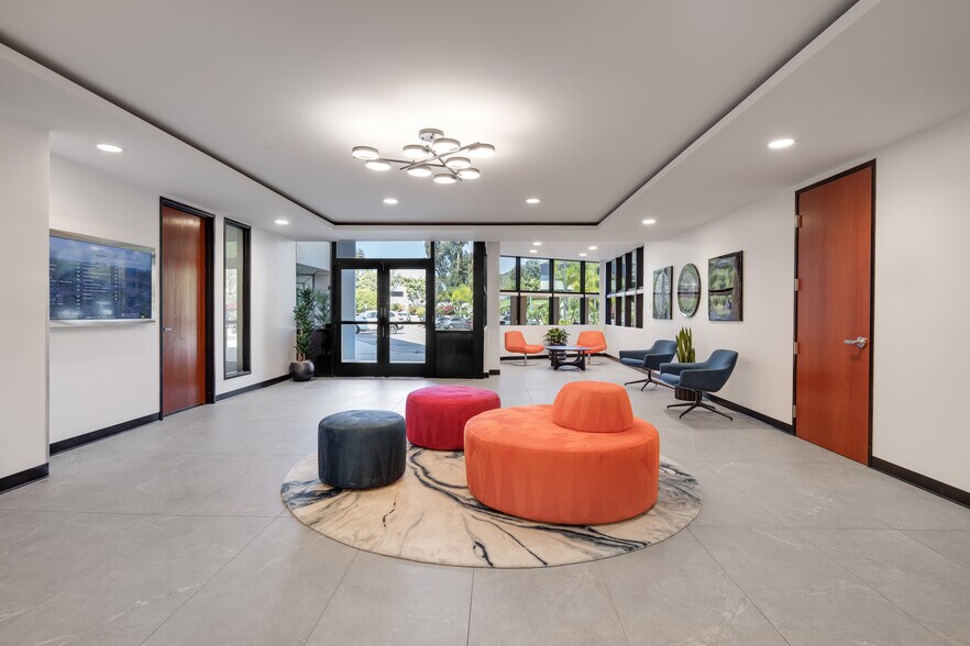 More Photos Of 16885 Via del Campo Ct, San Diego Office For Lease