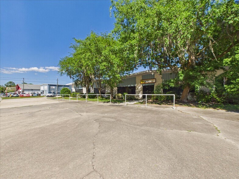 More Photos Of 607 Palm Ave, Palatka Flex For Sale