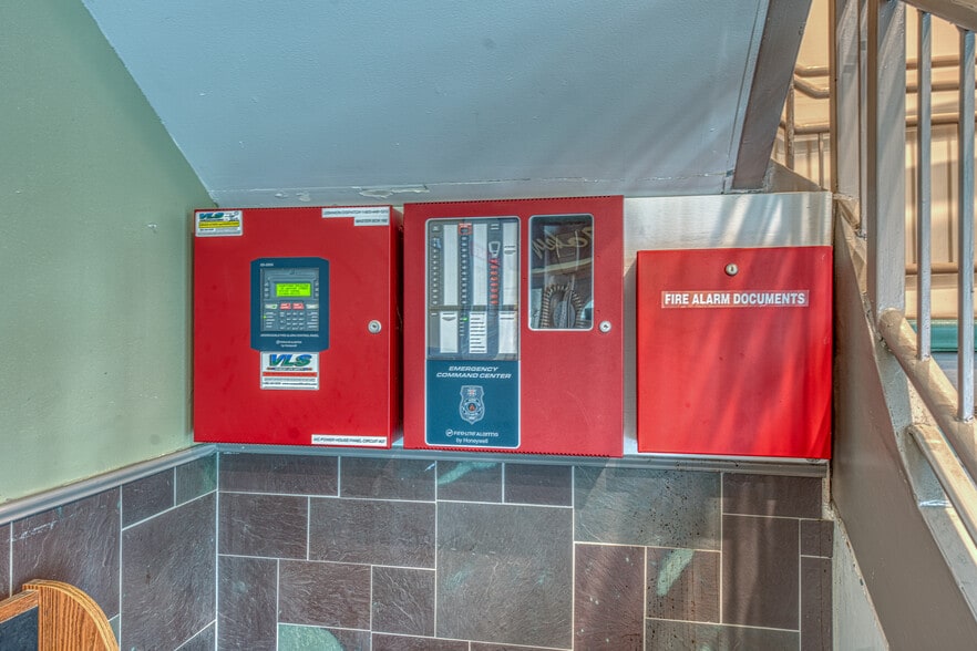 More Photos Of 45 Hanover St, Lebanon Restaurant For Lease