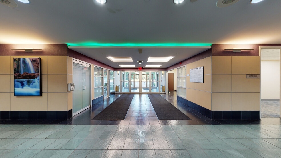 More Photos Of 1600 Stewart Ave, Westbury Medical For Lease