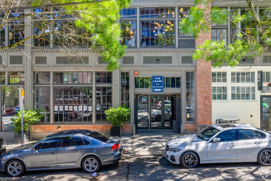 More Photos Of 401 E Pine St, Seattle Freestanding For Lease