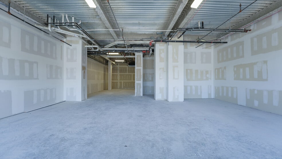 More Photos Of 523-531 Middle Neck Rd, Great Neck Apartments For Sale