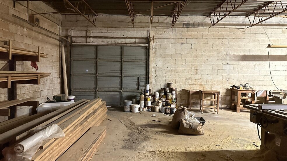 More Photos Of 7705 67th St S, Birmingham Flex For Lease