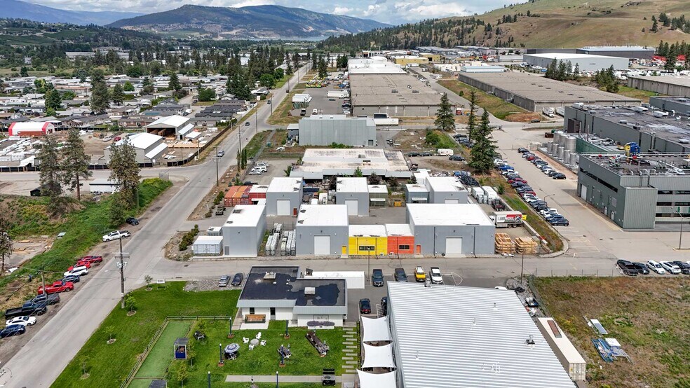 More Photos Of 9013-9021 Jim Bailey Rd, Kelowna Manufacturing For Sale