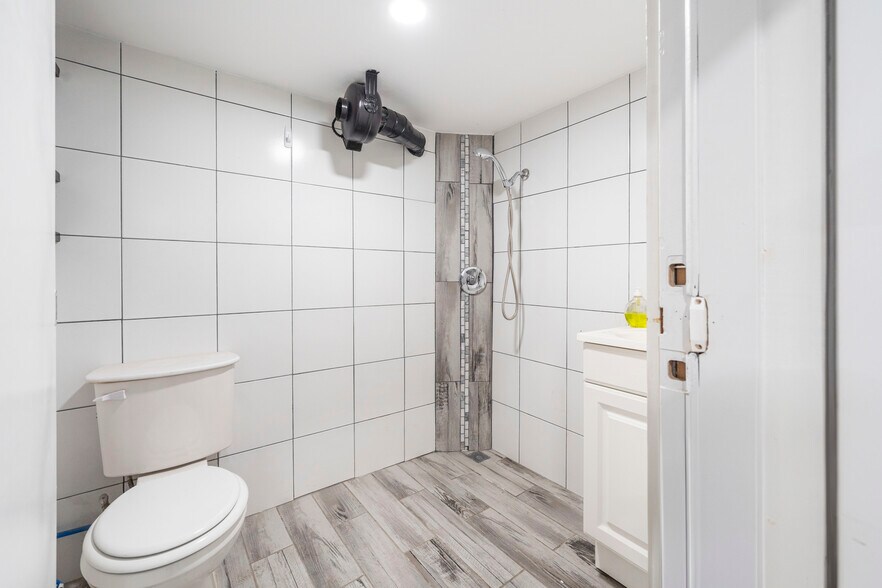 More Photos Of 309 Fairmount Ave, Newark Warehouse For Sale