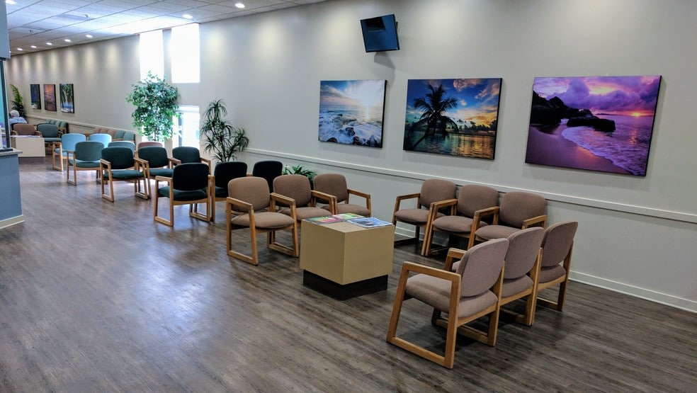 More Photos Of 600 W North Blvd, Leesburg Medical For Lease