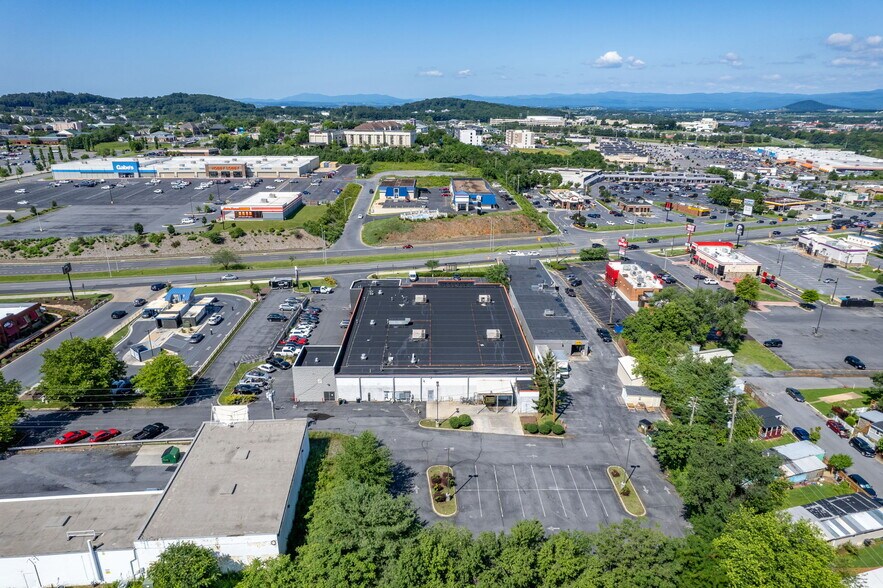 More Photos Of 1740 E Market St, Harrisonburg Storefront Retail Office For Sale