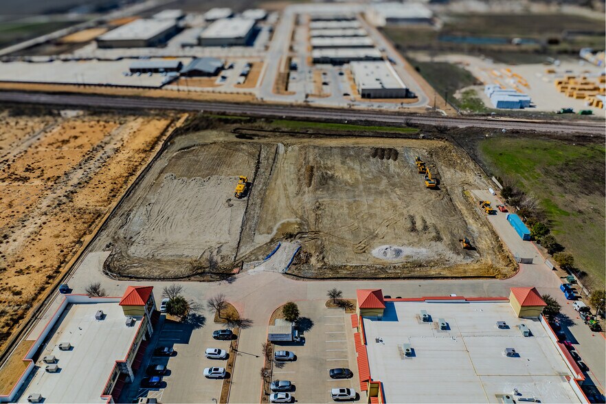 More Photos Of 860 Coleman St, Prosper Light Distribution For Lease