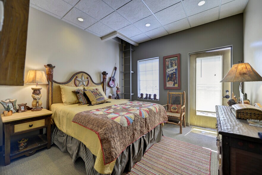 More Photos Of 6195 E Cave Creek Rd, Cave Creek Storefront Retail Office For Sale