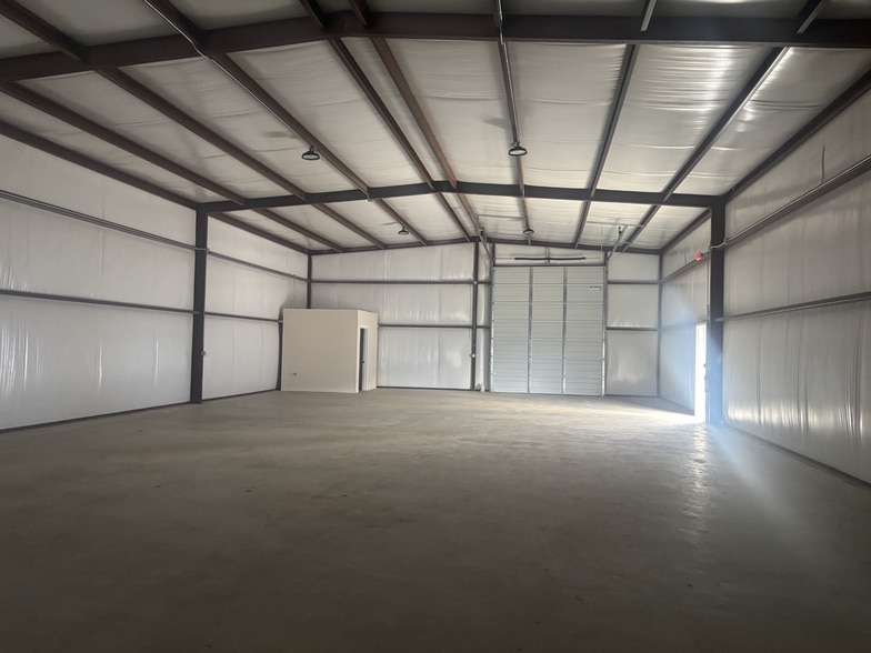 More Photos Of 5035 Dick Price Rd, Fort Worth Unknown For Lease