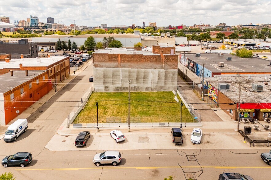 Primary Photo Of 2701 Russell st, Detroit Land For Sale