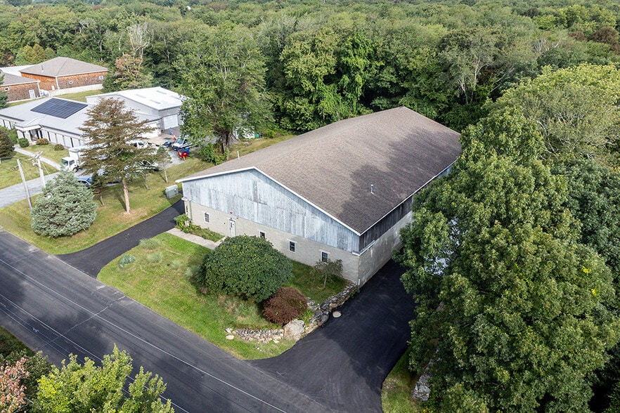 More Photos Of 102 Dean Knauss Dr, Narragansett Warehouse For Lease