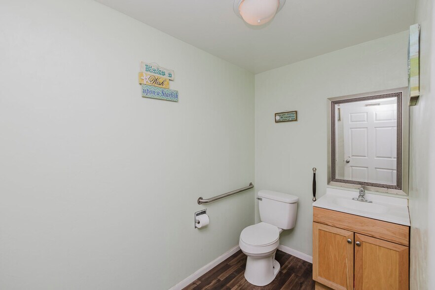 More Photos Of 2013 S Broadway St, Wichita Auto Dealership For Sale