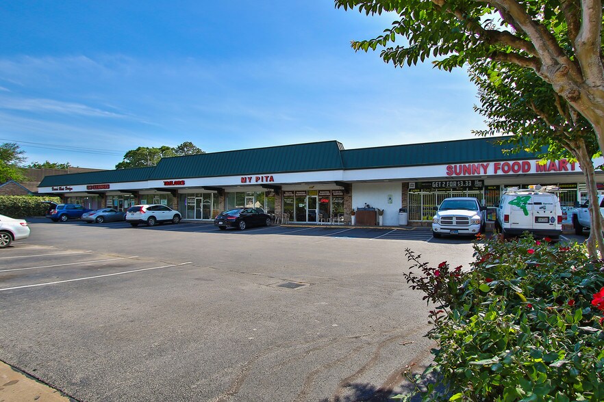 More Photos Of 9810 Hillcroft Ave, Houston Unknown For Lease