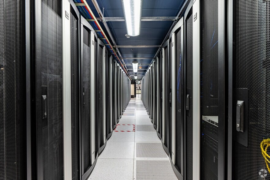 More Photos Of 3250 Wilshire Blvd, Los Angeles Office For Lease