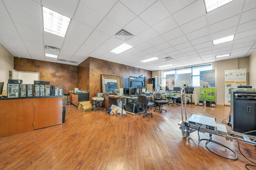 More Photos Of 1345 S Main St, Salt Lake City Freestanding For Lease