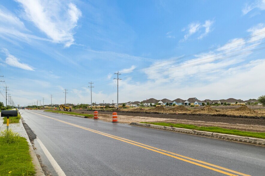 More Photos Of 8210 E FM 1518 N, Schertz Industrial For Sale
