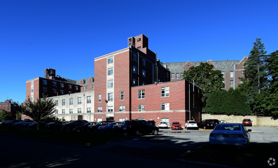 Primary Photo Of 50 Maude St, Providence Rehabilitation Center For Lease