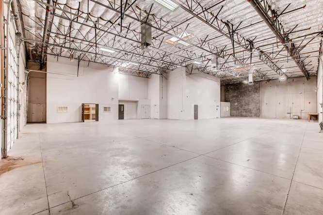 More Photos Of 5025 W Diablo Dr, Las Vegas Light Distribution For Lease