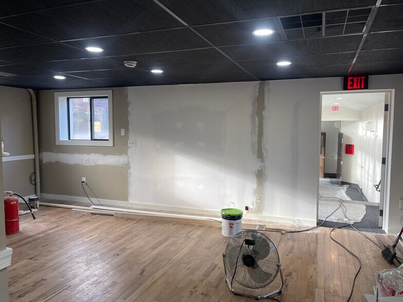 More Photos Of 2531 US-6, Hawley Office For Lease