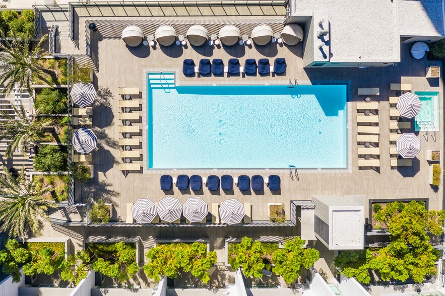 More Photos Of 825 S Hill St, Los Angeles Apartments For Lease