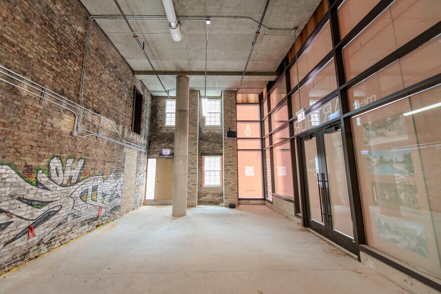 More Photos Of 210-212 N Aberdeen St, Chicago Apartments For Lease