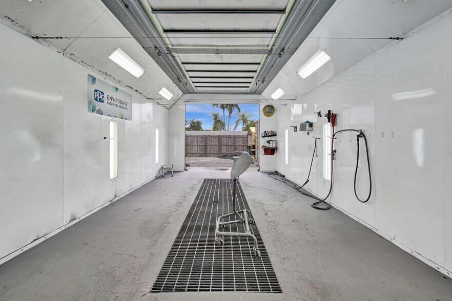 More Photos Of 121 SE 1st Ave, Dania Beach Auto Repair For Sale