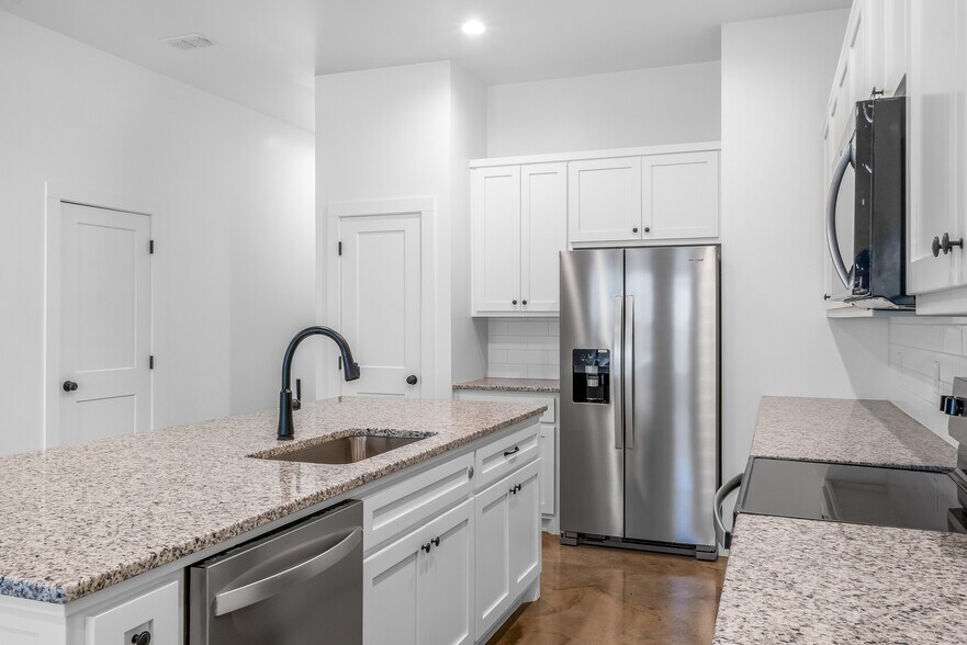 More Photos Of 1540 W Long St, Stephenville Apartments For Sale