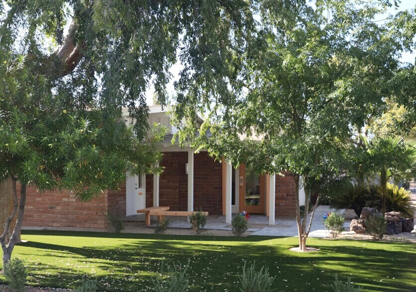 More Photos Of 214 E Monterey Way, Phoenix Medical For Lease