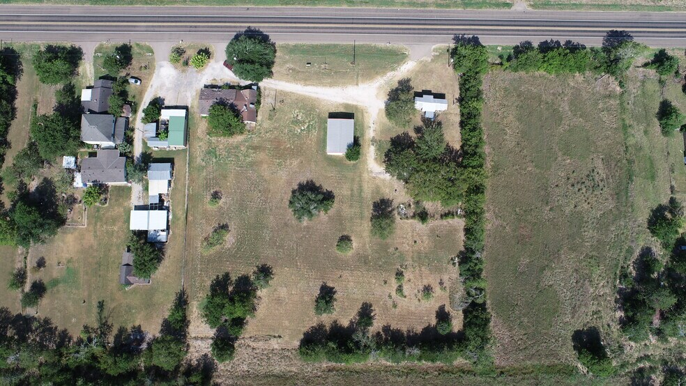 More Photos Of 21732 SH-90, Bedias Specialty For Sale