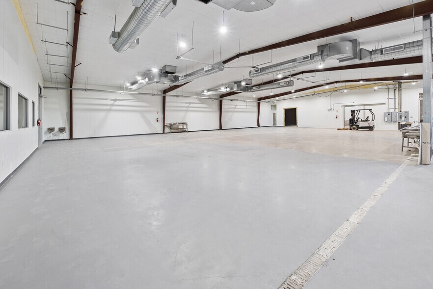 More Photos Of 4200 W Mile 3 Rd, Mission Food Processing For Sale