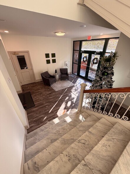 More Photos Of 24 W Chase St, Pensacola Office For Lease