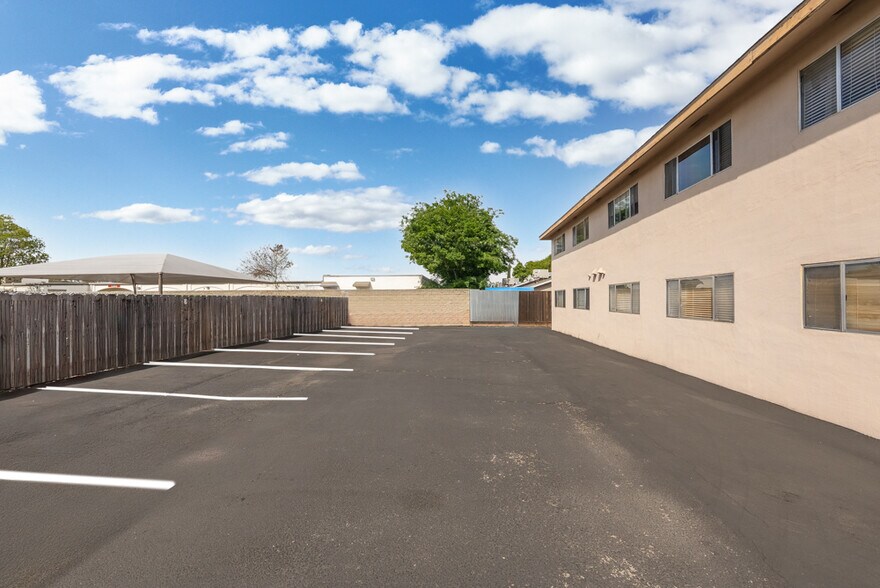 More Photos Of 1510 W 12th St, Tracy Apartments For Sale