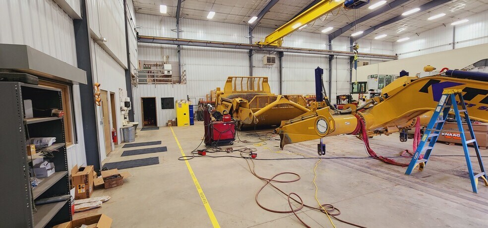 More Photos Of 860 35th Ave E, Dickinson Warehouse For Sale