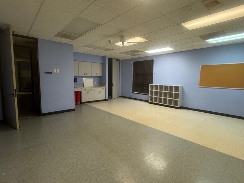 More Photos Of 3710 Highway 6 S, Houston Schools For Sale