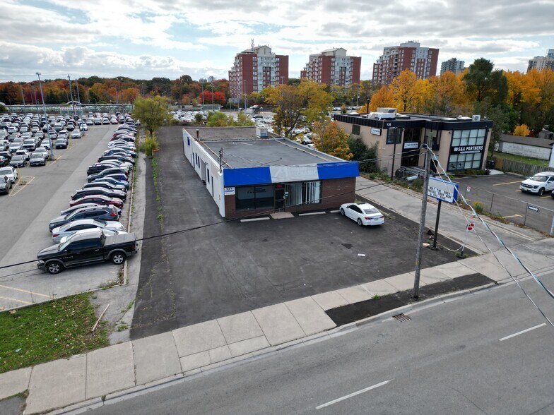 More Photos Of 142 Cross Ave, Oakville Auto Repair For Sale