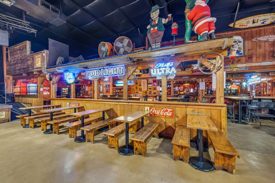 More Photos Of 1390 McQueeney Rd, New Braunfels Sports And Entertainment For Sale